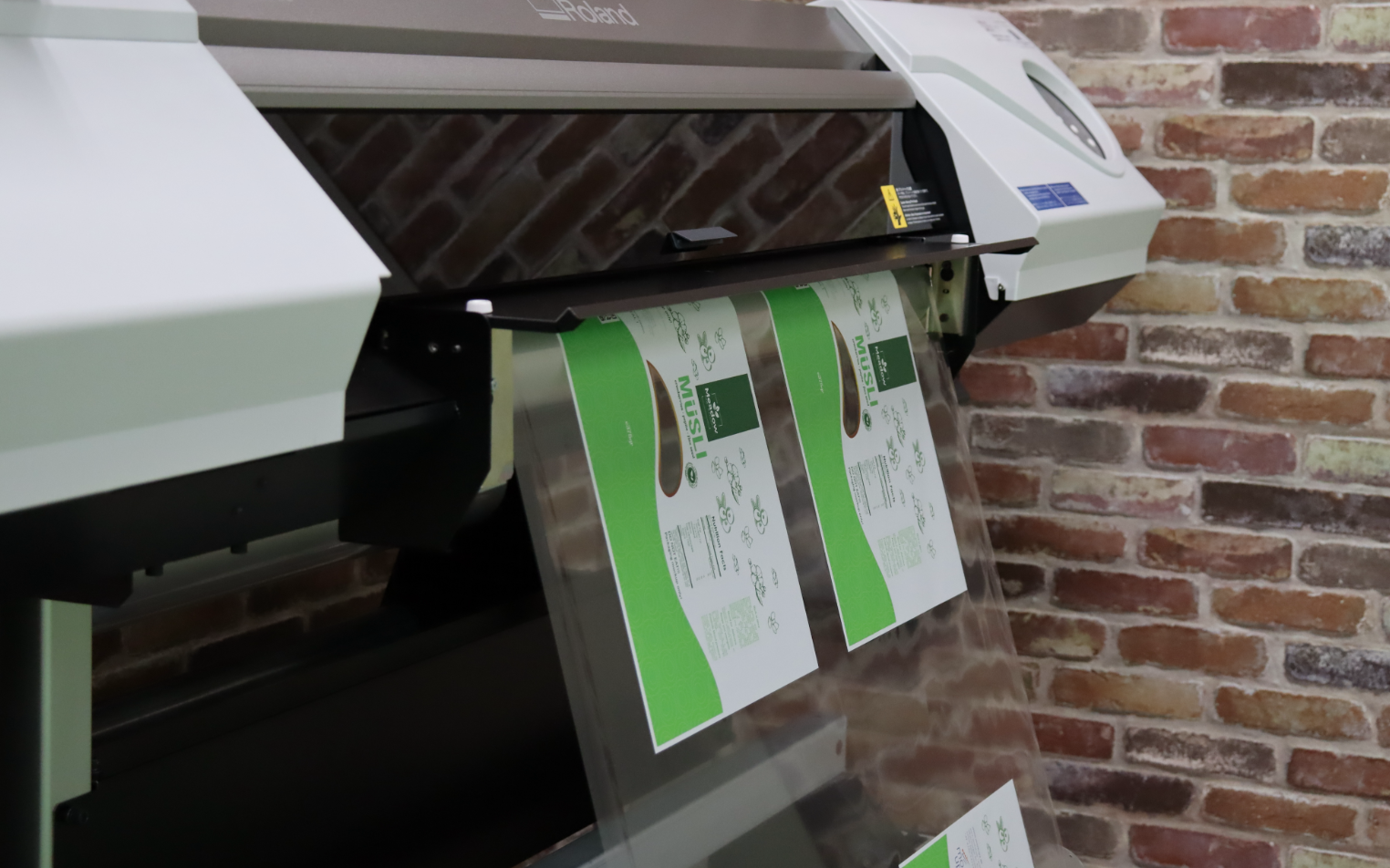 薄い軟包装用フィルムでオンデマンドにモックアップ製作 - D-BRIDGE